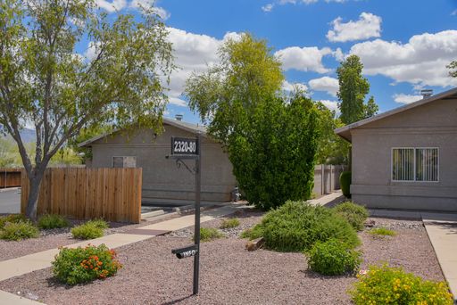 Updated 3-Bedroom, 2-Bathroom Apartment Near the University of Arizona! – photo 1