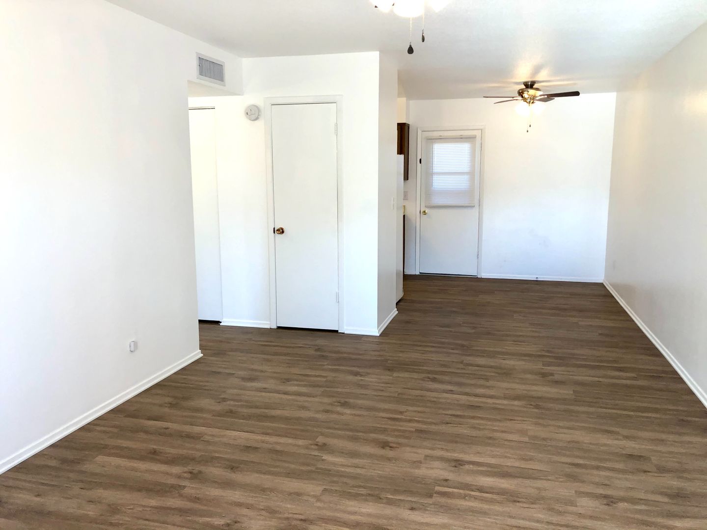 Kingman Apartment: 1933 Florence Ave
