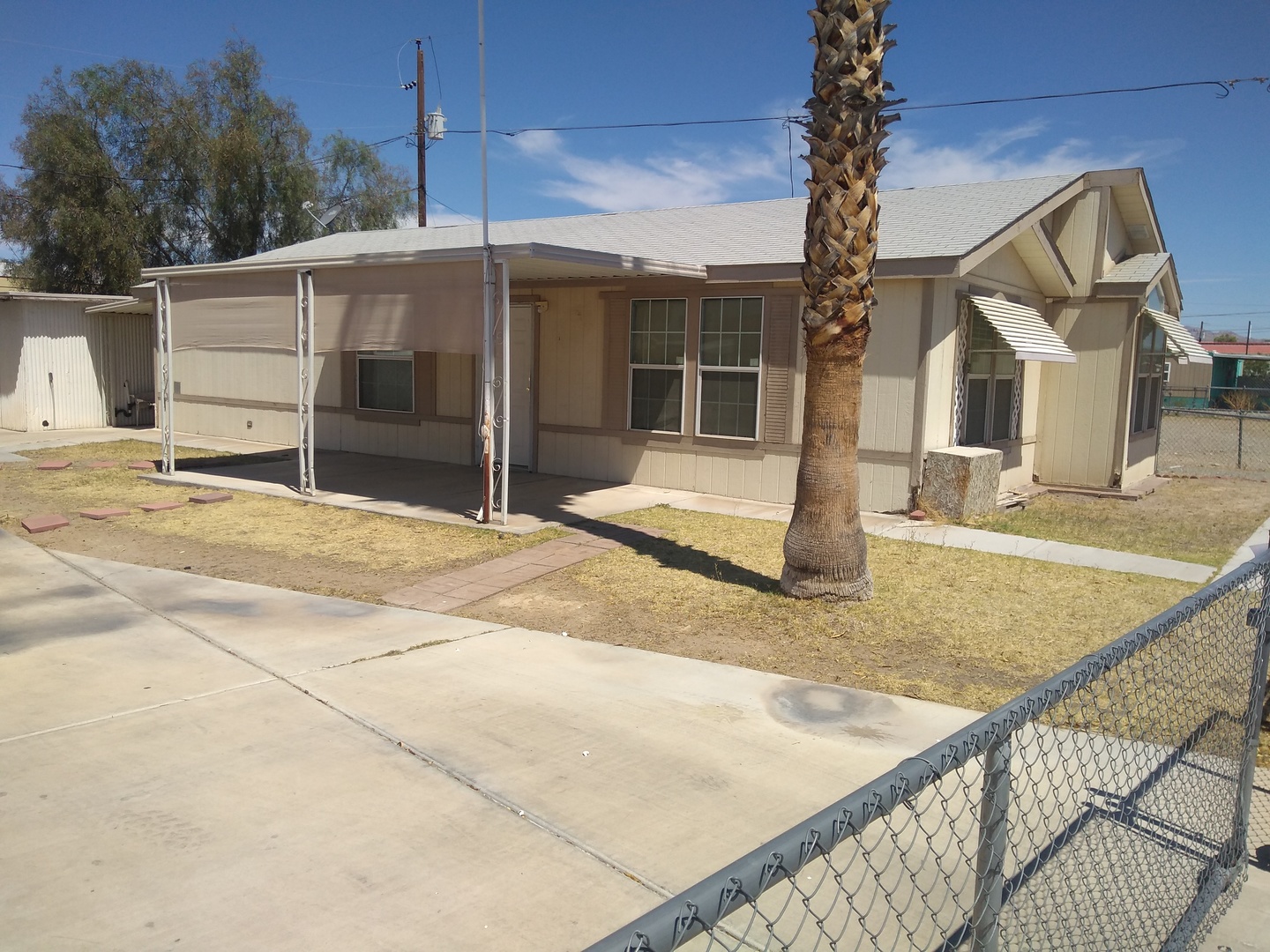 Bullhead City House: 2025 Hualapai Dr