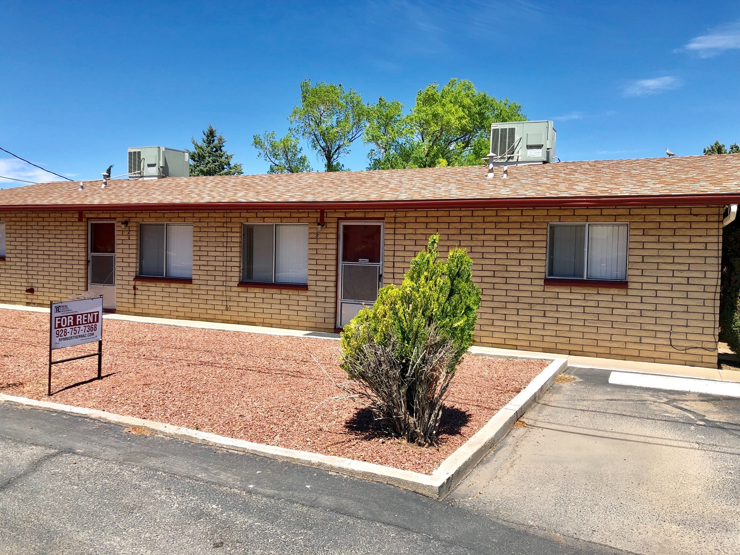 Kingman Apartment: 1943 Florence Ave