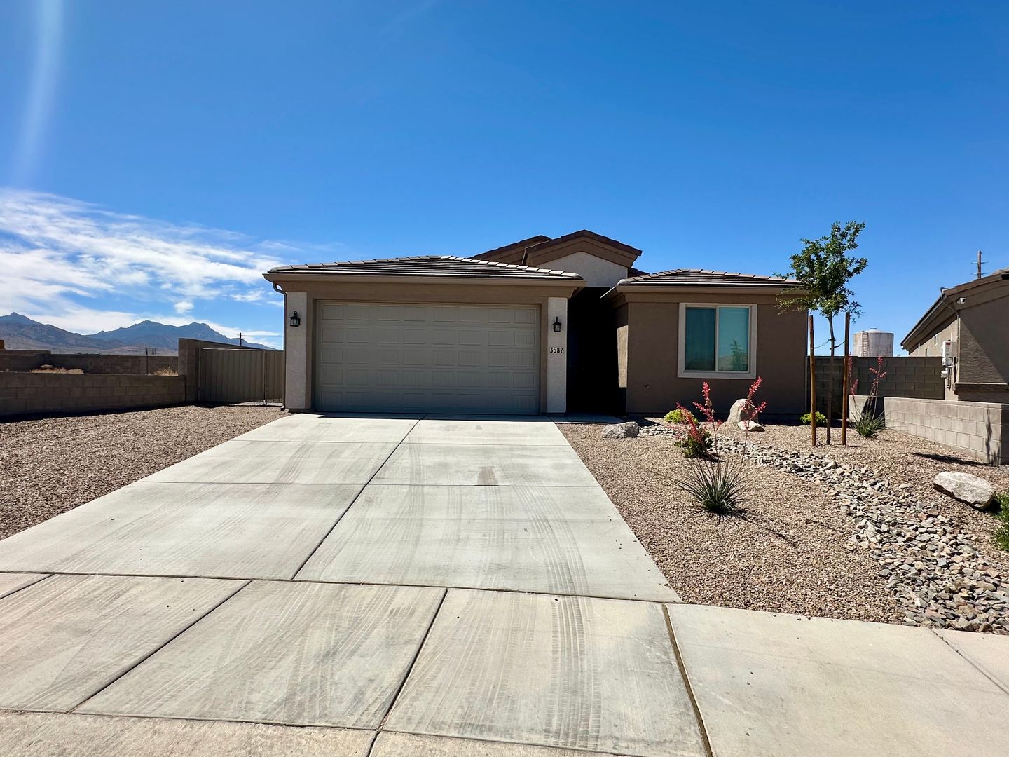 Kingman House: 3587 Charleston Loop