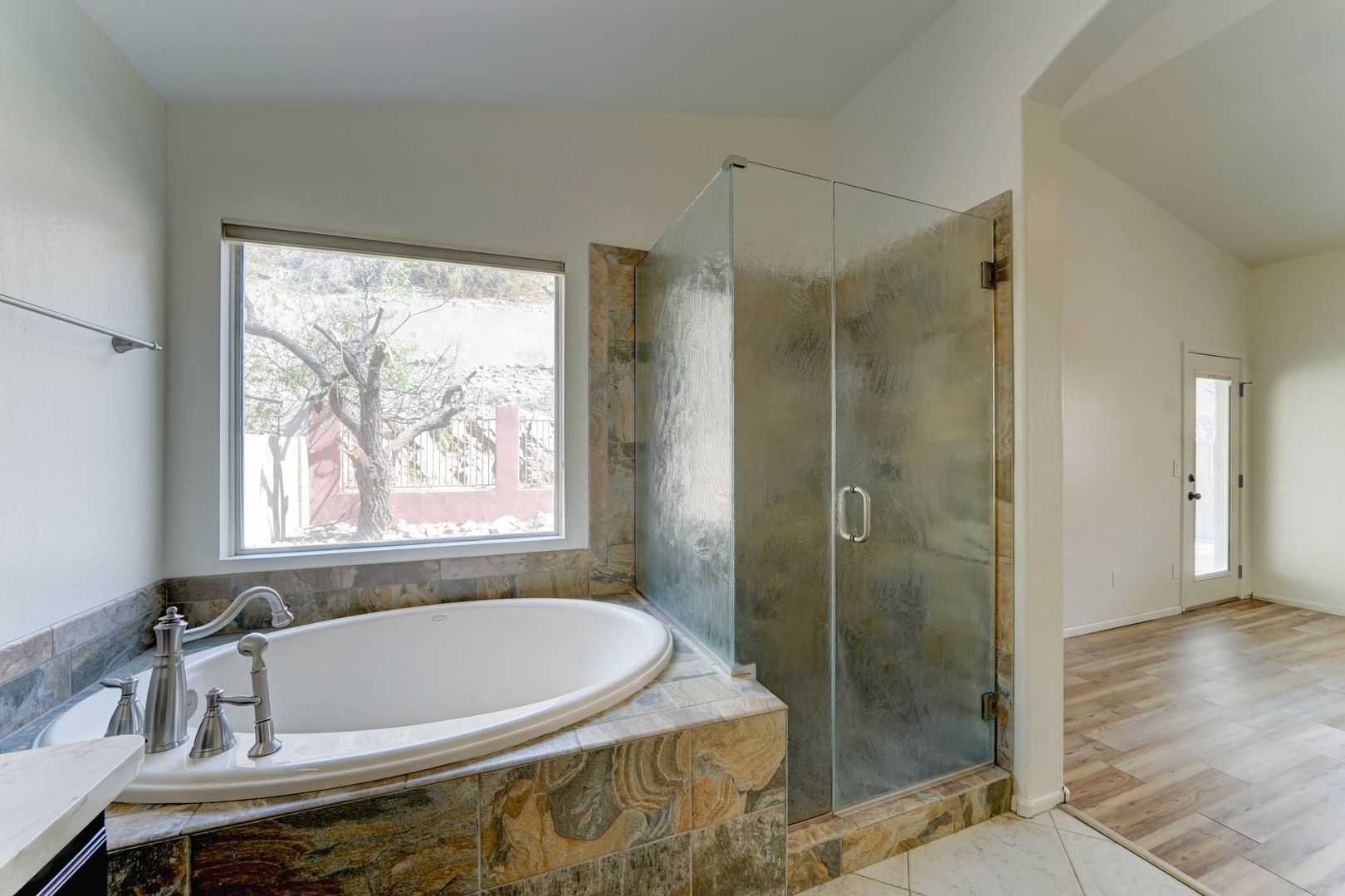 2014 E. Glenhaven Drive 19 of 33