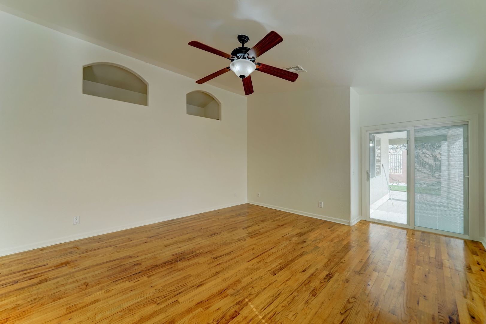 2014 E. Glenhaven Drive 9 of 12