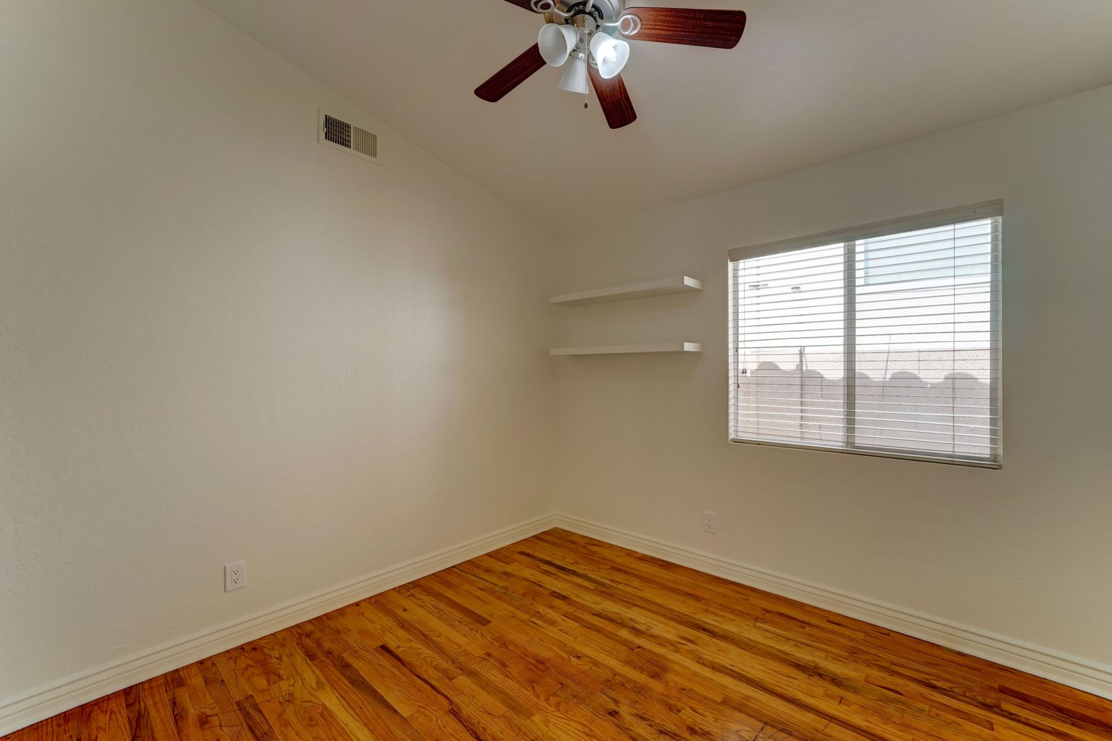 2014 E. Glenhaven Drive 23 of 33