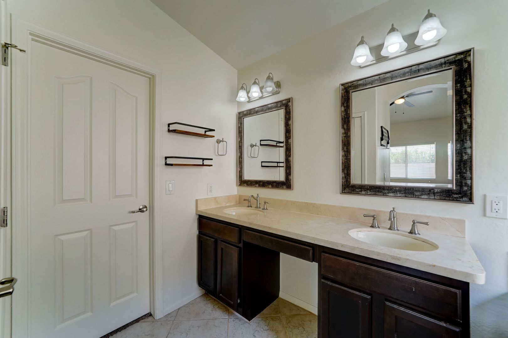 2014 E. Glenhaven Drive 18 of 33