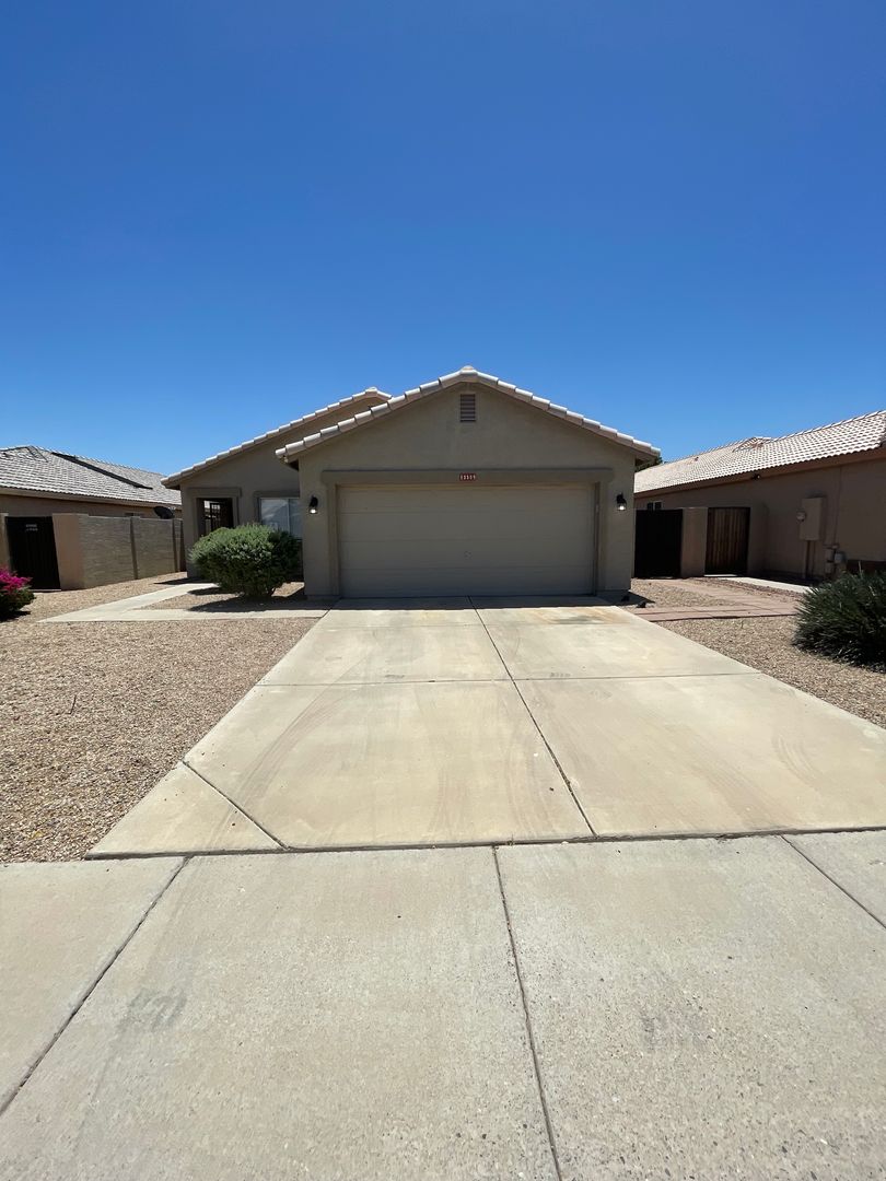 Surprise House: 13589 W. Ocotillo Lane