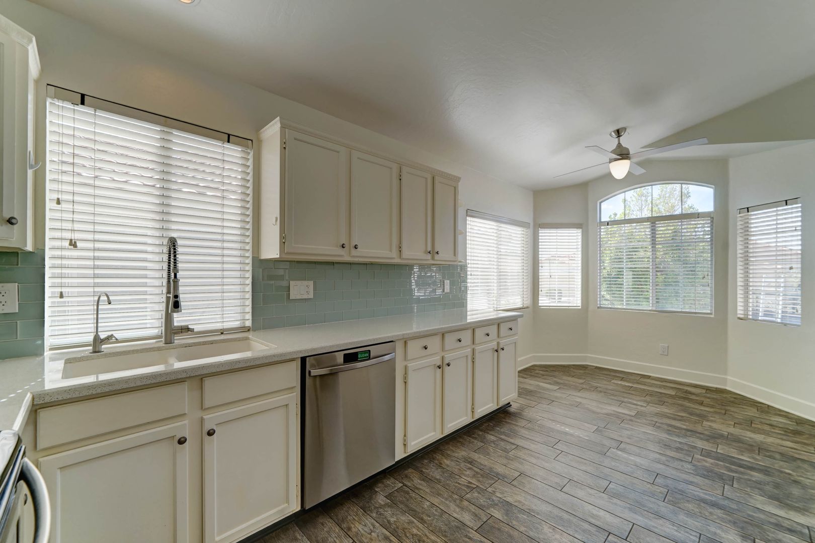 2014 E. Glenhaven Drive 14 of 33