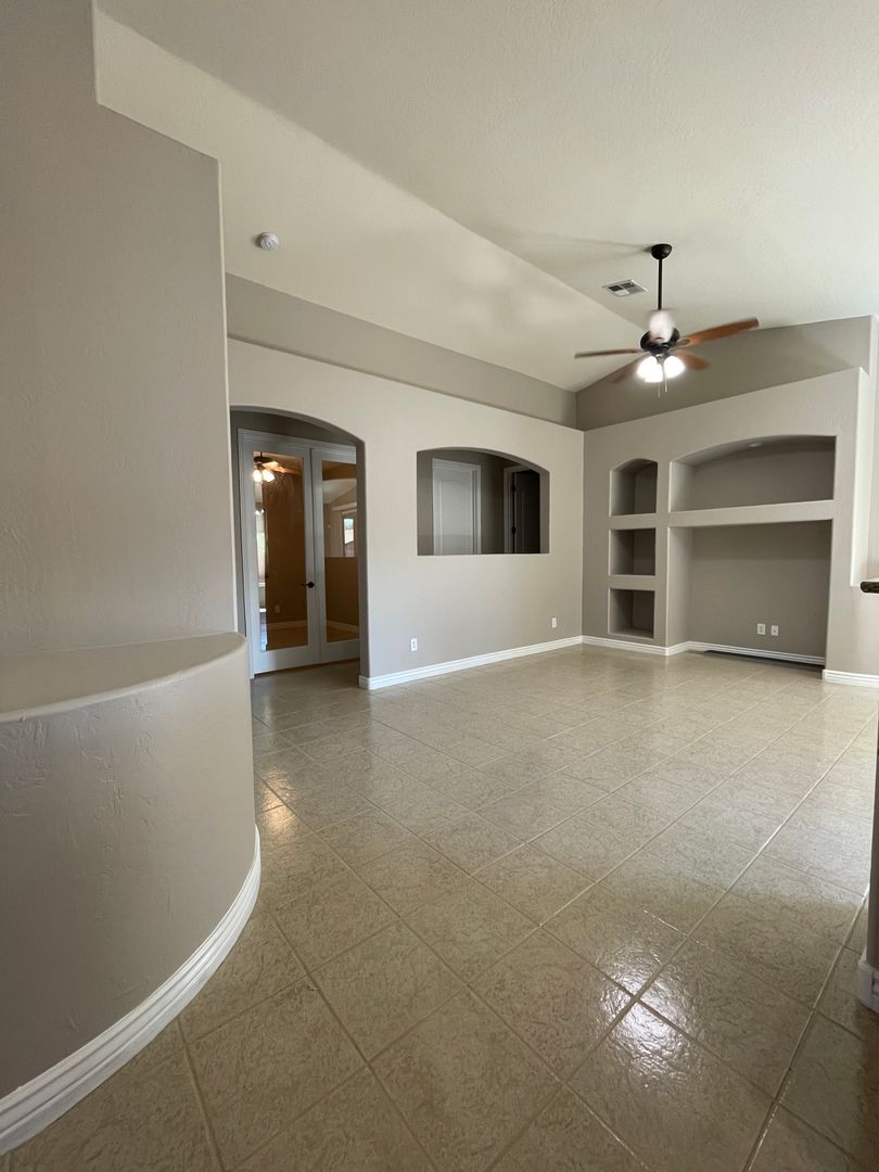 6415 S. 49th Glen 5 of 12