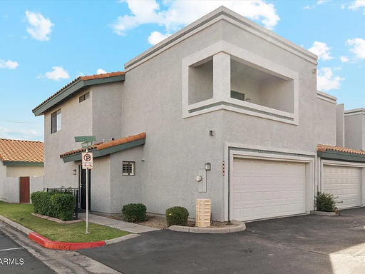 READY TO TOUR NOW! Charming 3-Bedroom 3-Bathroom Corner Townhouse in Peoria! – photo 1