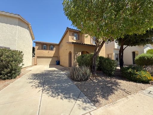 Beautiful Queen Creek Home with Spacious Living & a Great Location! – photo 1