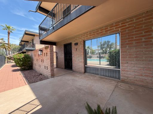 Beautiful Scottsdale Property in Gated Community with Fireplace & Community Pool! – photo 1