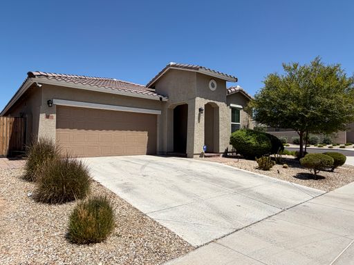 Beautiful Laveen Home – Spacious Living & Convenient Location!