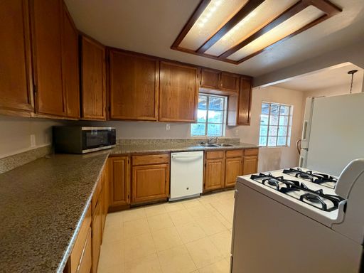 Charming 3-Bedroom Home in Central Phoenix! – photo 1