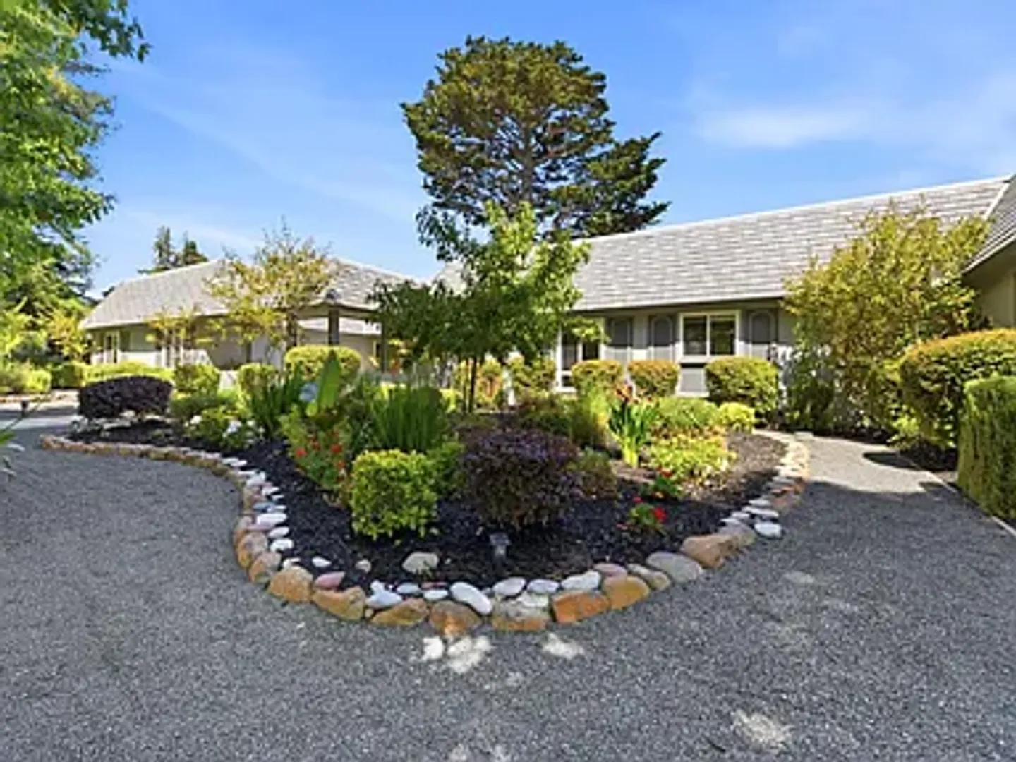 2140 Carmelita Ave. (Leasing Only) 2 of 12