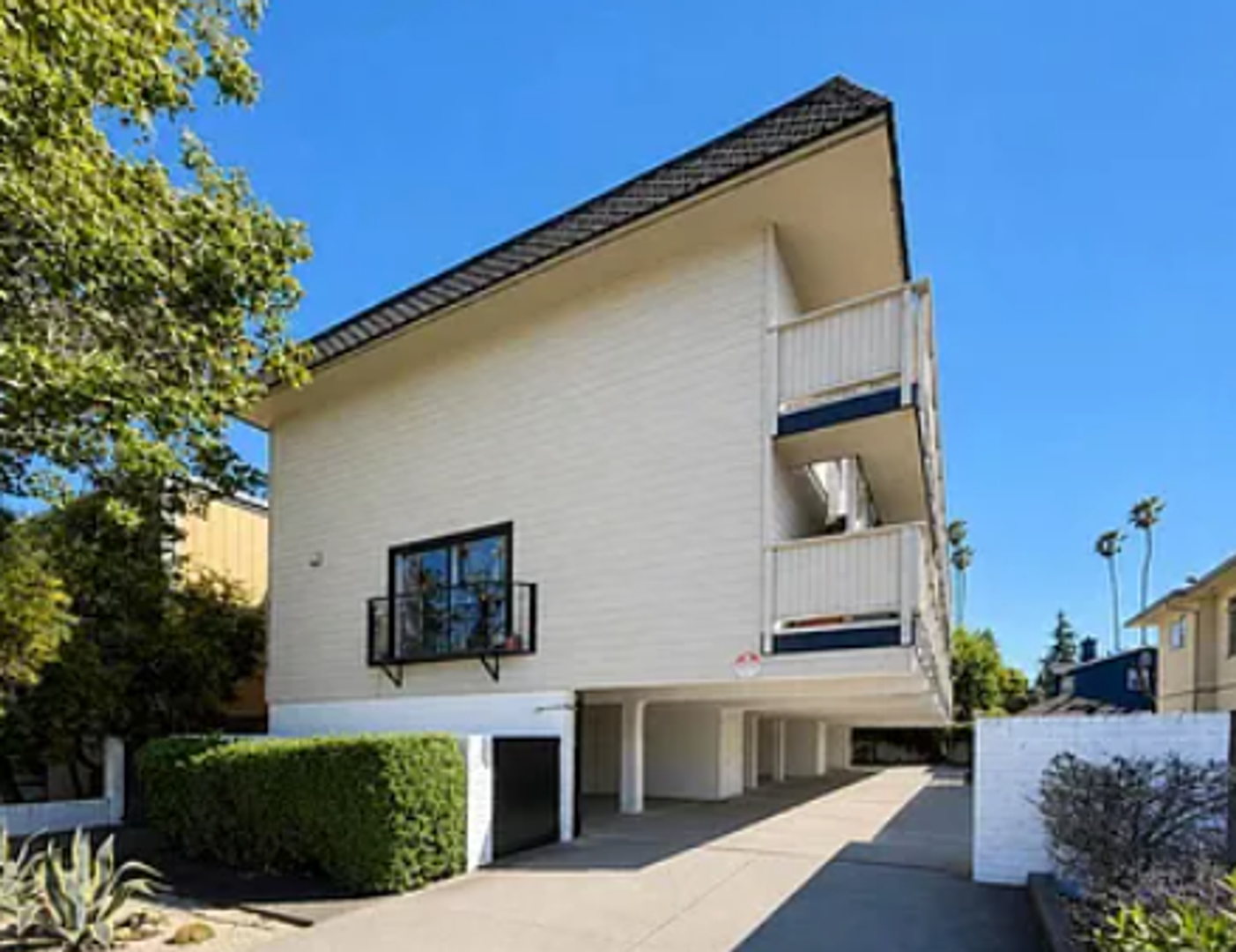 Burlingame House: 27 El Camino Real Unit 2