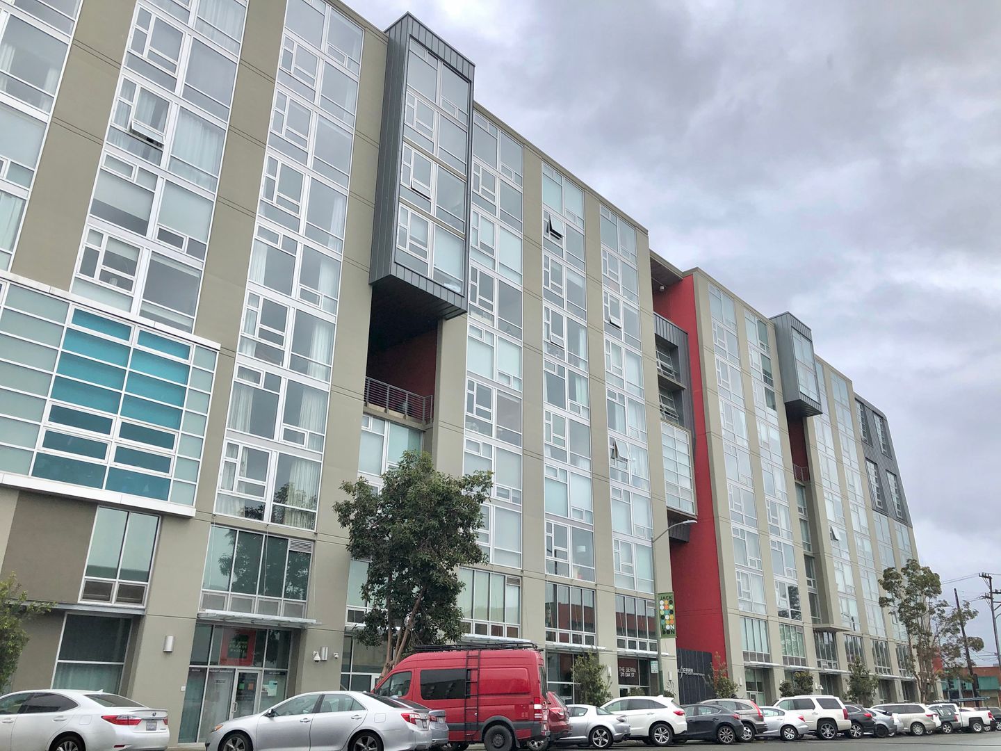 Oakland House: 311 Oak St. # 519