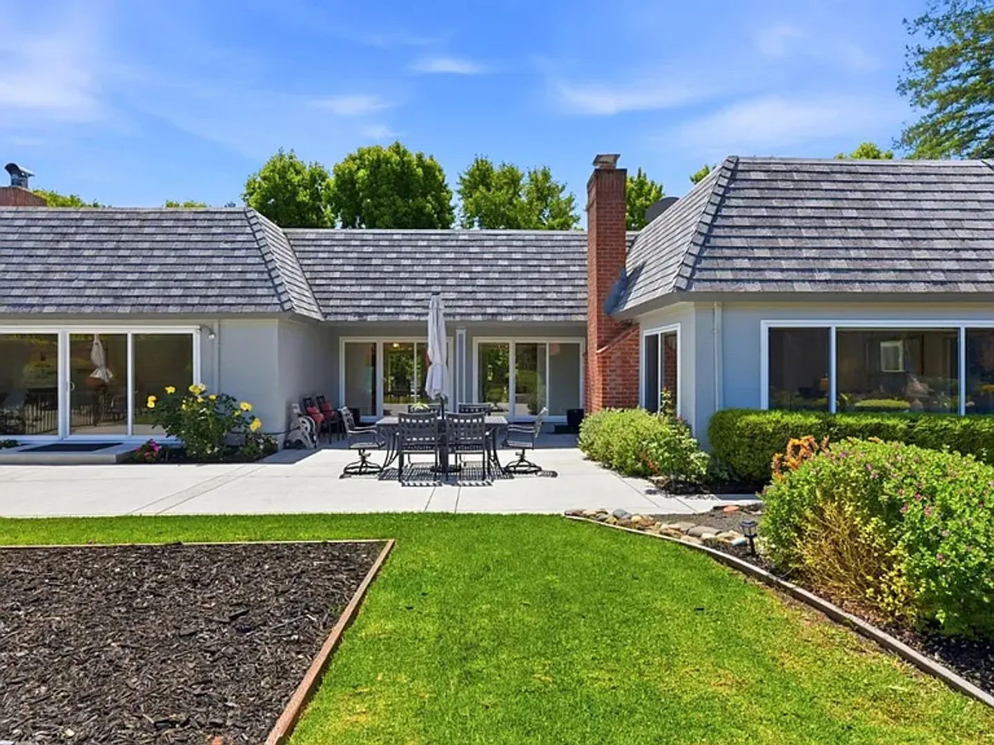 Hillsborough House: 2140 Carmelita Avenue