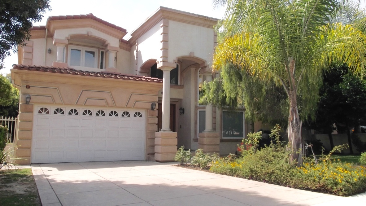 Manhattan Beach House: 1842 10th Street