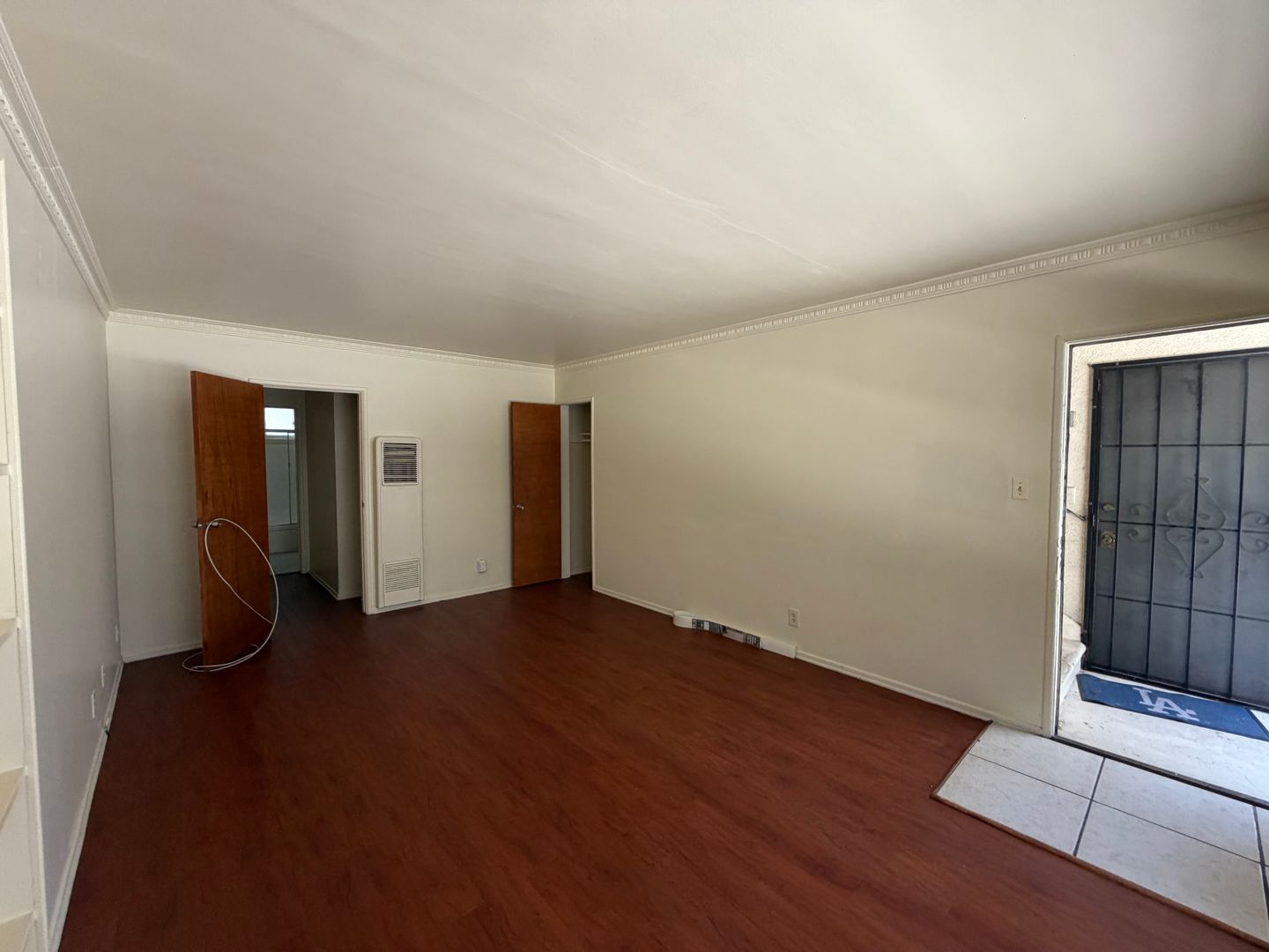 Los Angeles Apartment: 3326 S Durango Avenue
