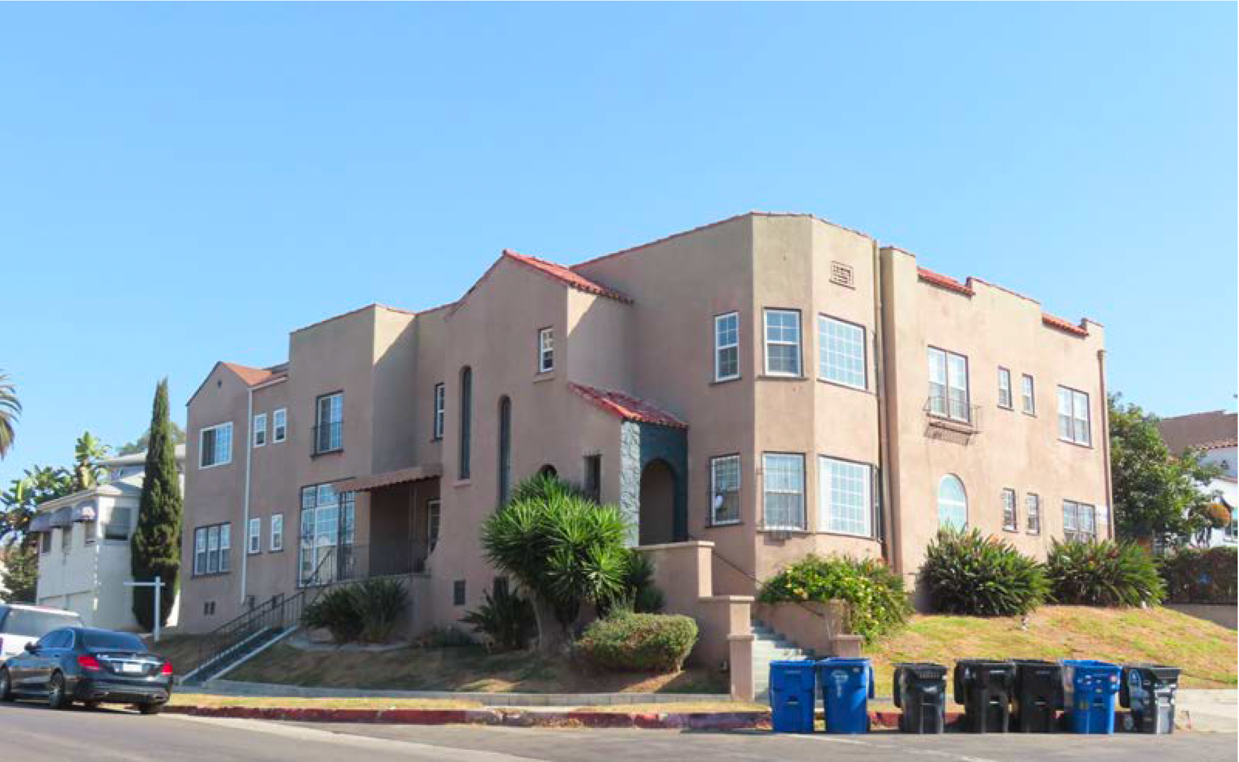 Los Angeles House: 2612 Edgehill Drive