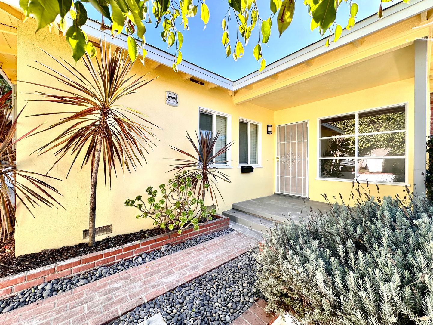 Manhattan Beach House: 1030 Duncan Place