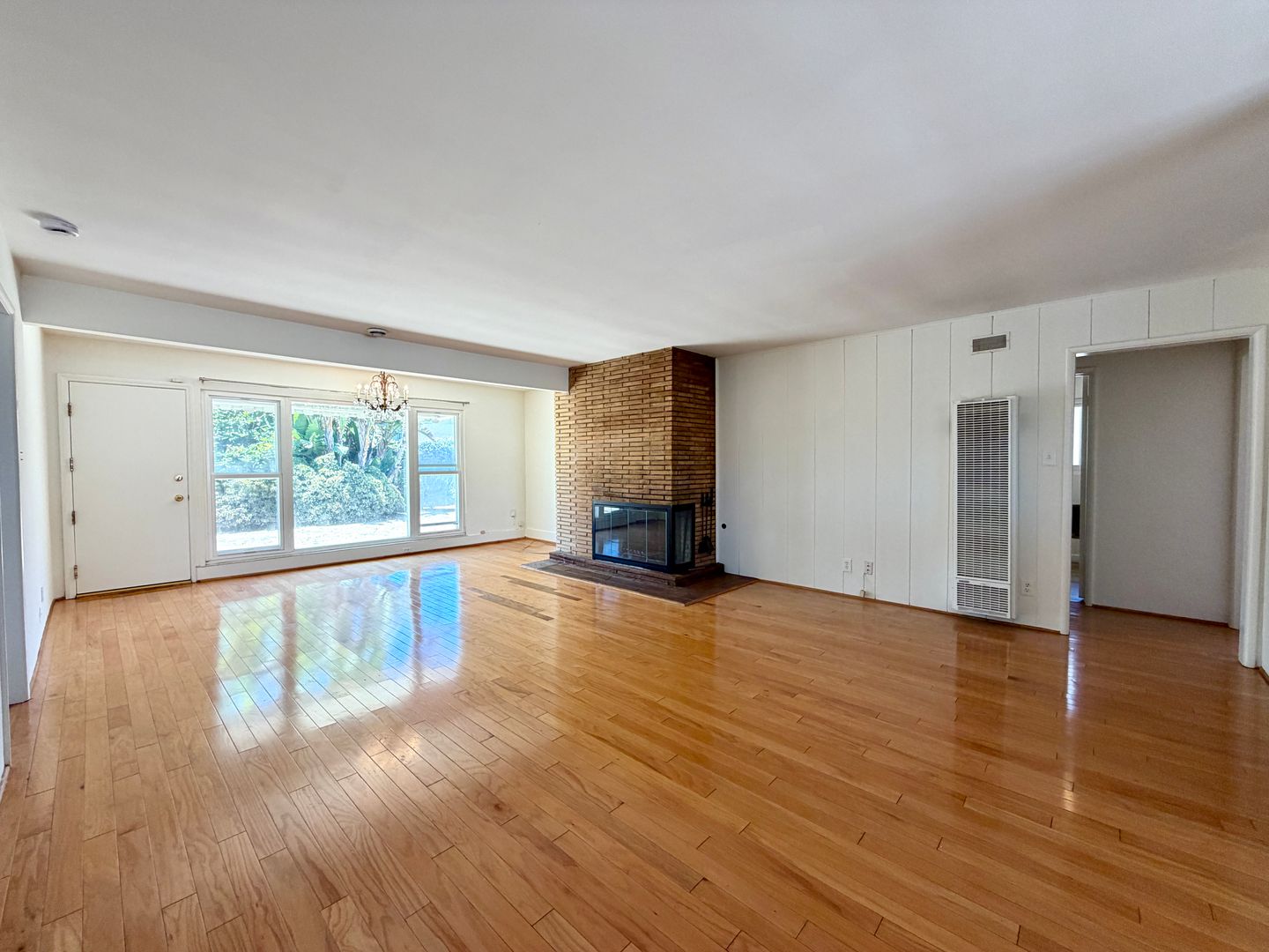 Los Angeles House: 7328 W 88th Place
