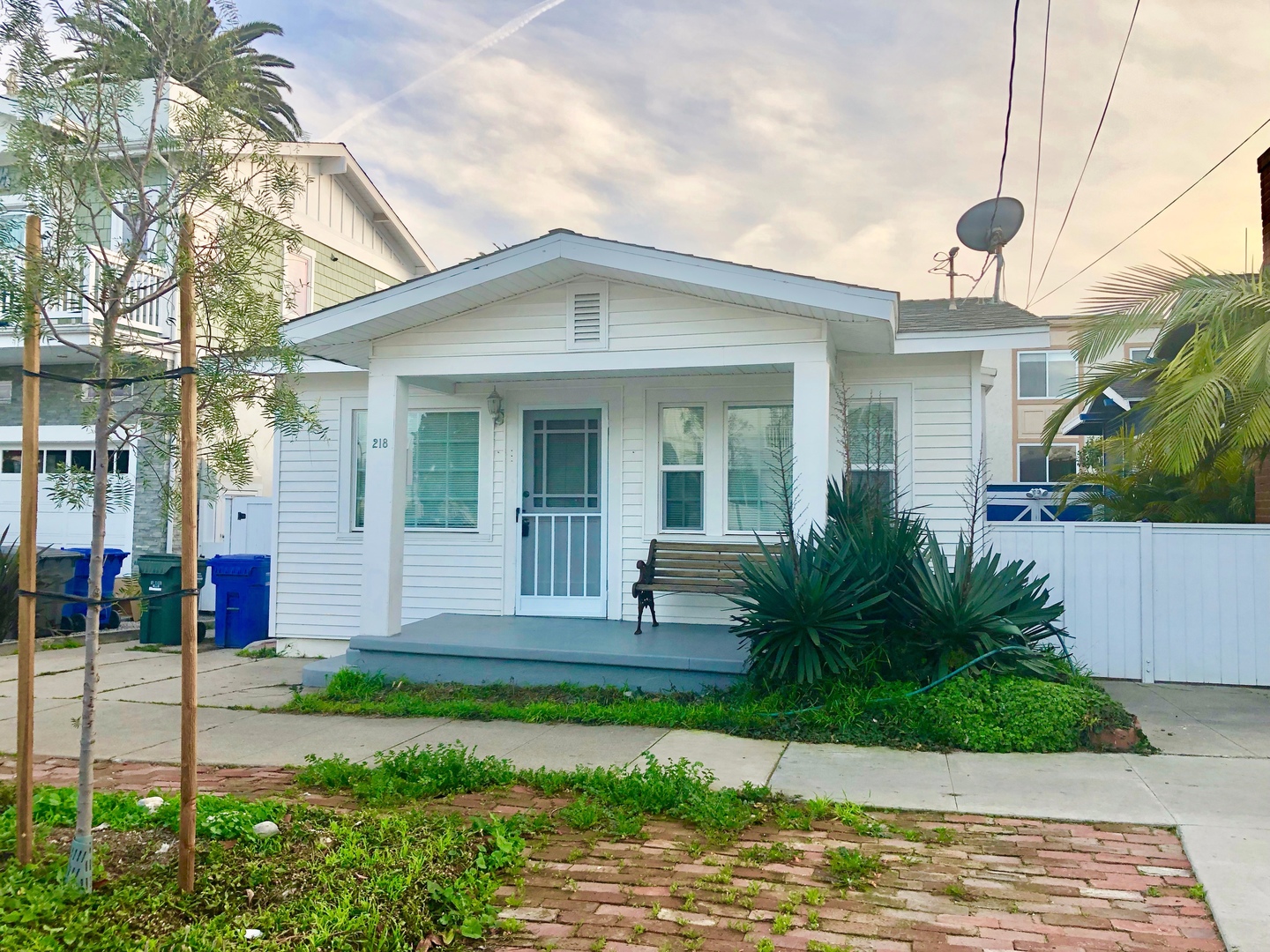 Redondo Beach House: 218 Sapphire Street