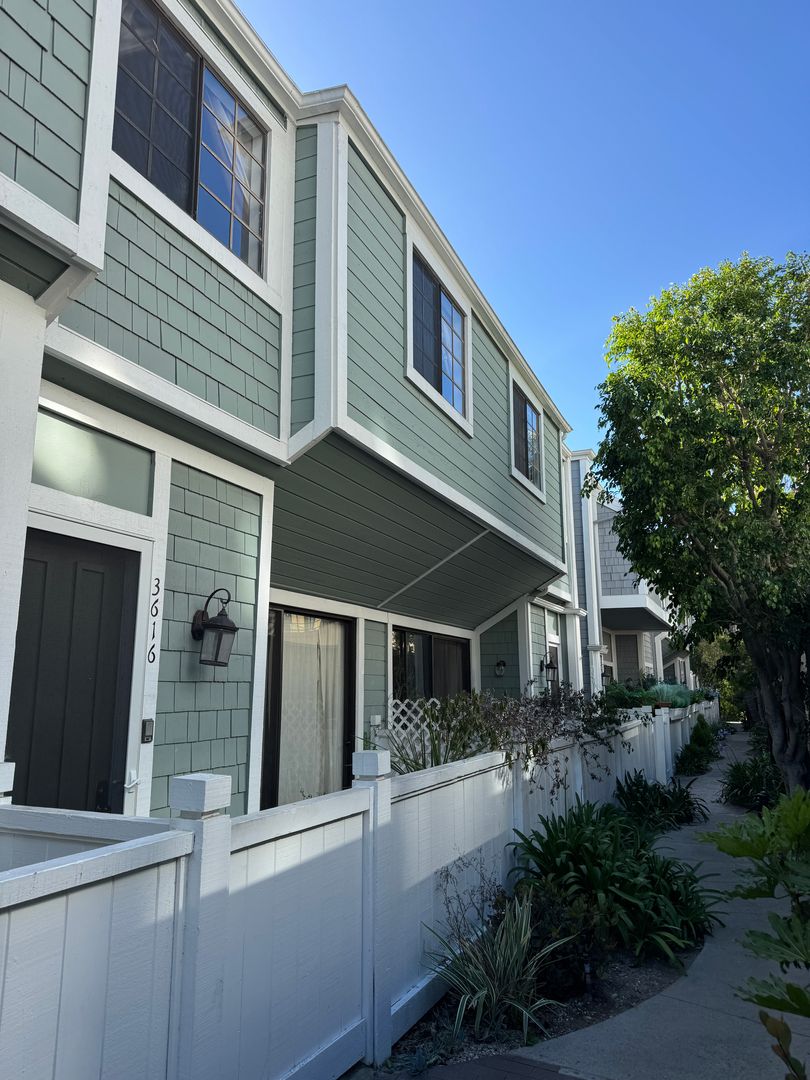 Marina Del Rey Townhome: 3616 Via Dolce