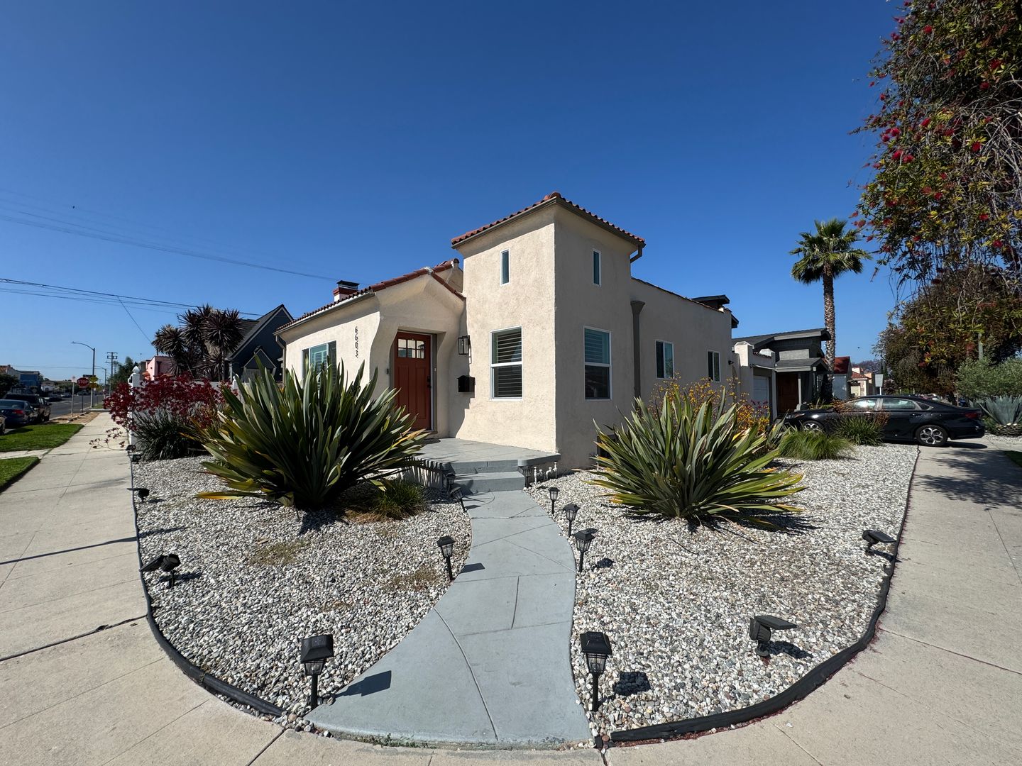 Los Angeles House: 6603 S St Andrews Pl