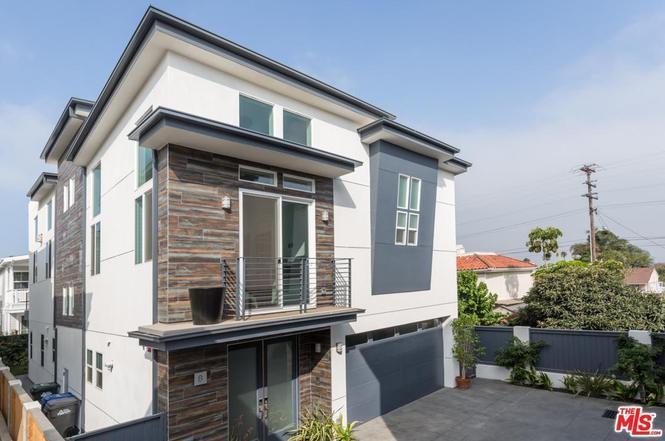 Redondo Beach House: 205 S Irena Ave