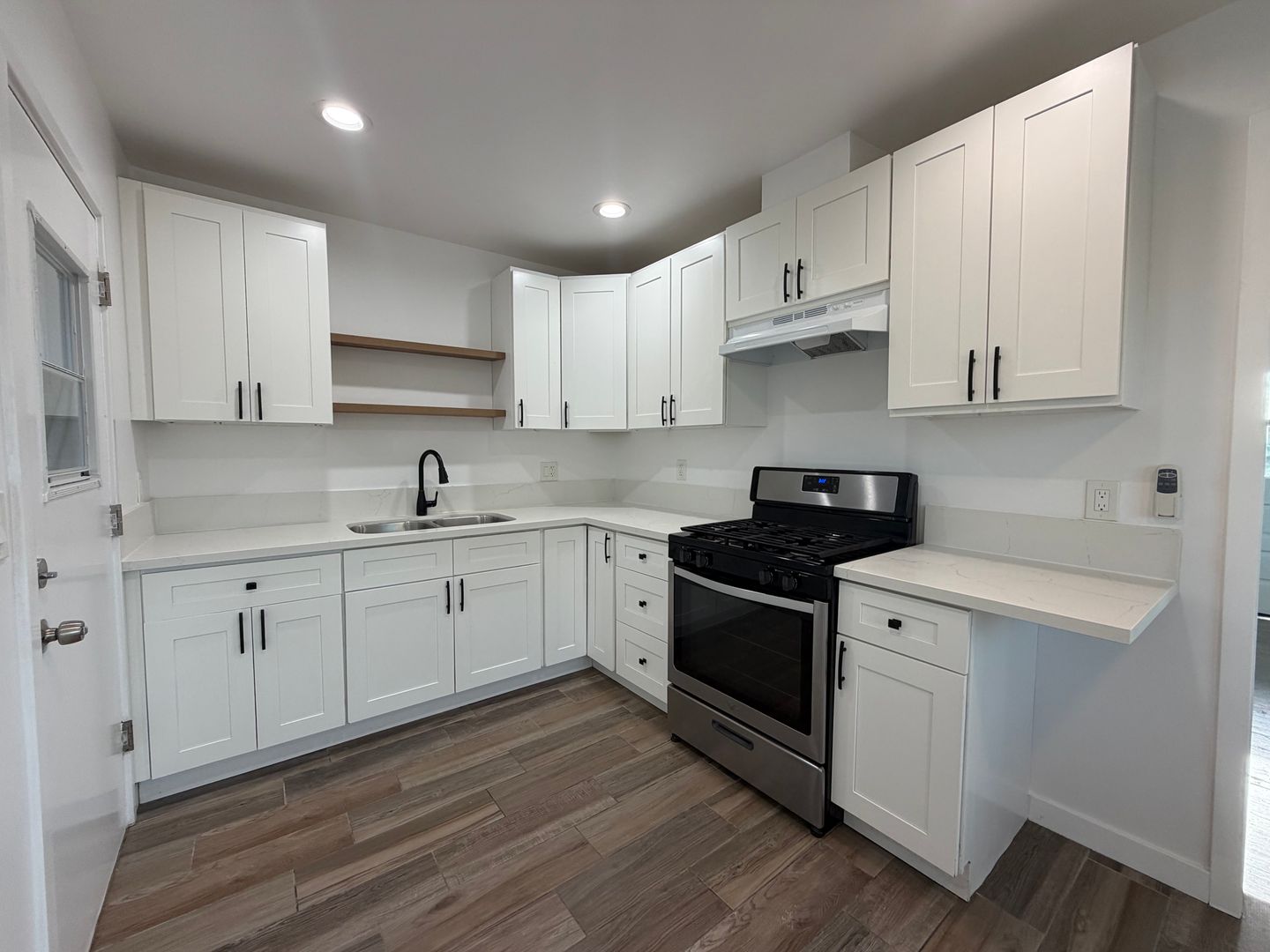 Inglewood Apartment: 11600 Crenshaw Blvd.