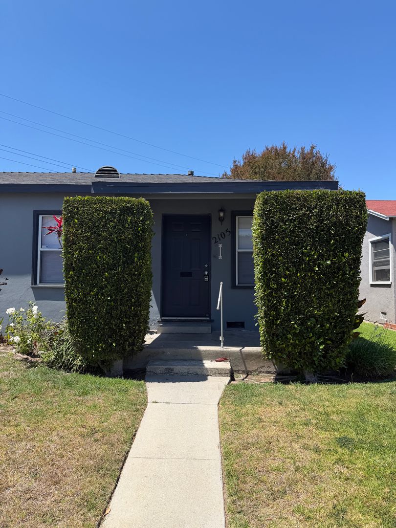 Torrance House: 2105 W Carson St