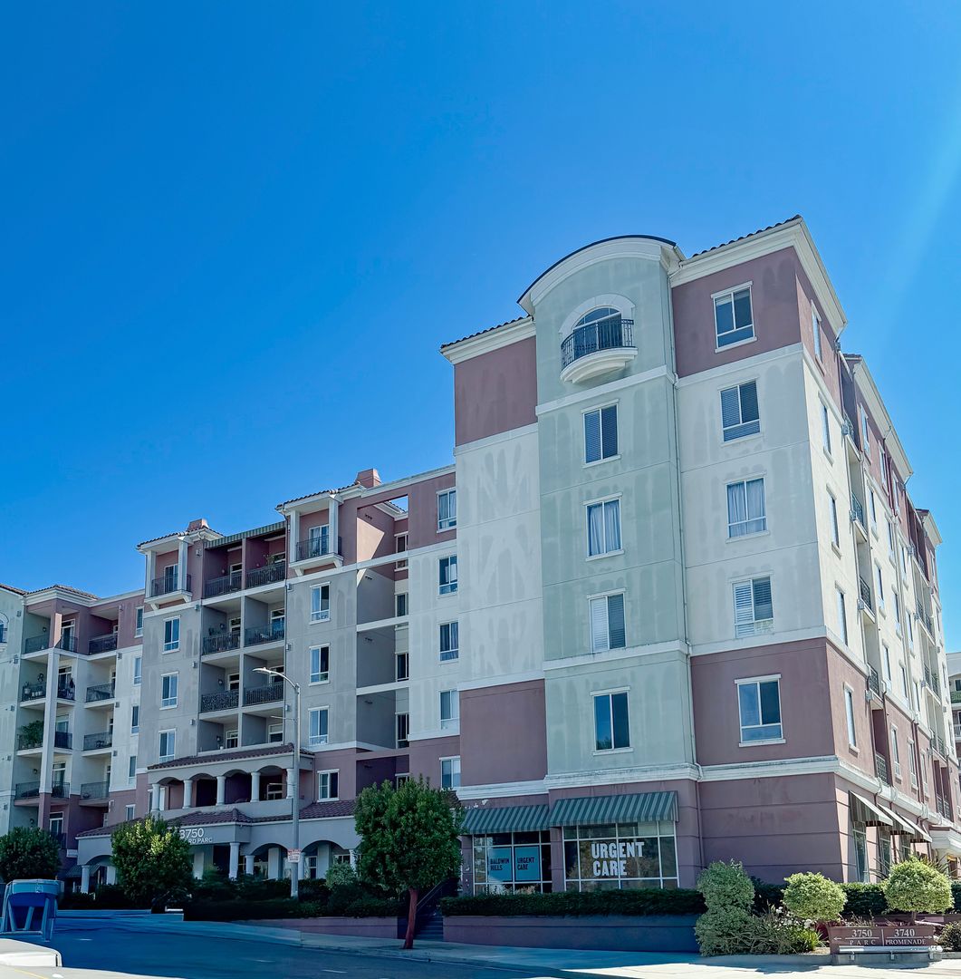 Los Angeles Condo: 3750 Santa Rosalia Drive