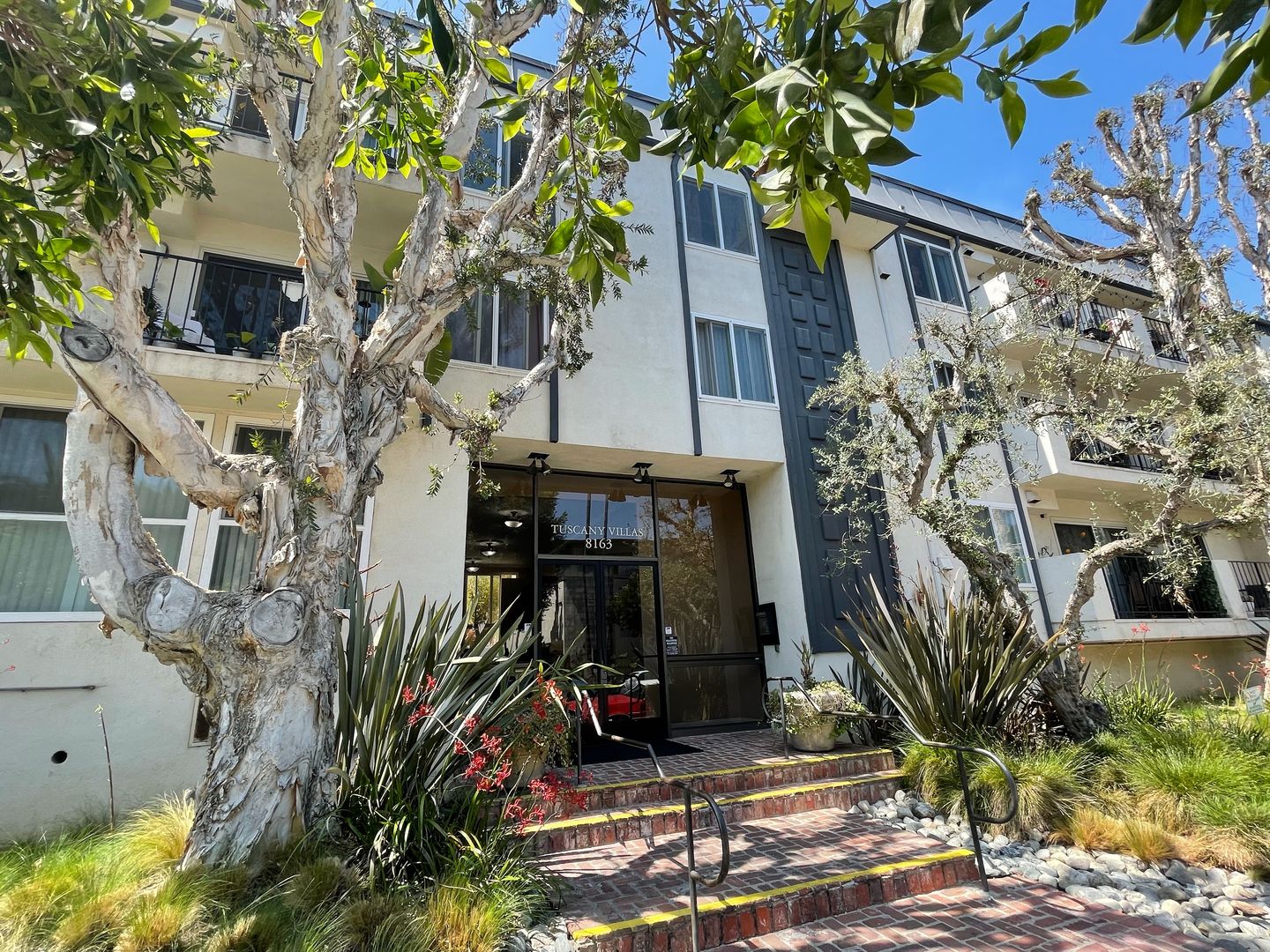 Playa Del Rey House: 8163 Redlands Street