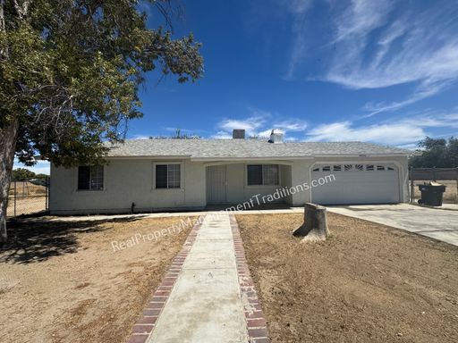 Large Lot 4 + 2 in Lake Los Angeles – photo 1