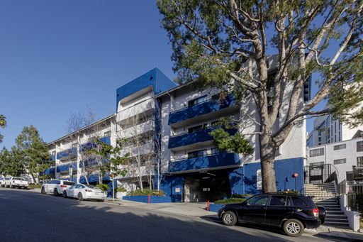 Spacious 2BR/2BA Condo Near UCLA | Westwood | Move-In Special! – photo 1