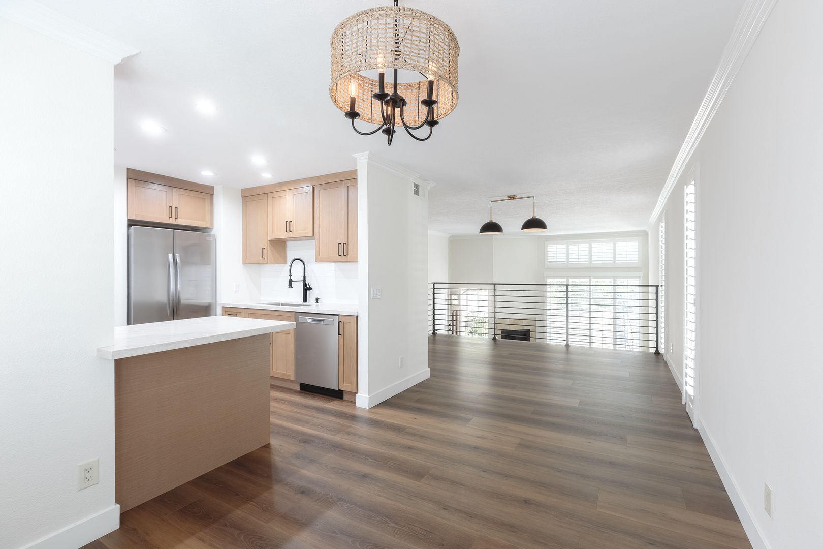 Chatsworth House: 21901 Lassen St. #165