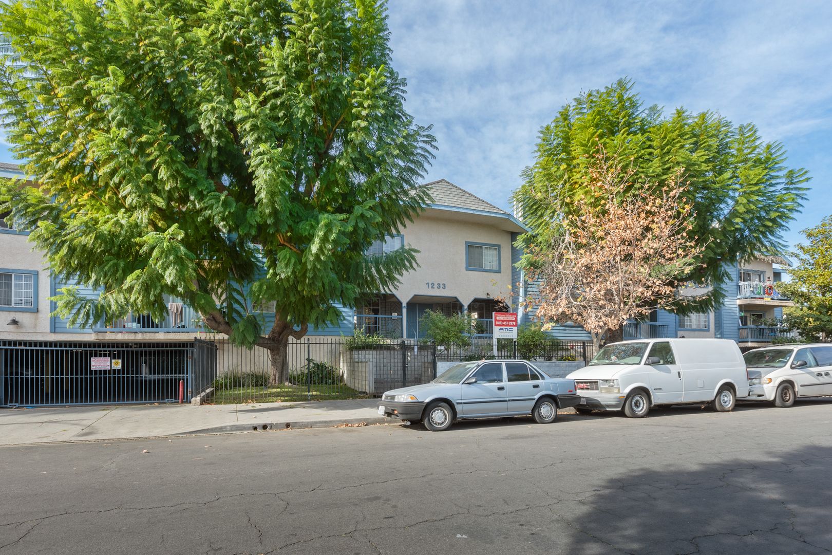 Canoga Park Apartment: 7233 Loma Verde Ave