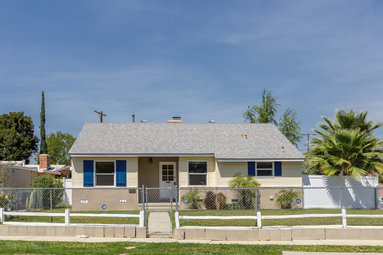 Winnetka House: 20301 Mobile St