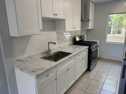 Remodeled one bedroom apartment in convenient Pasadena location! – photo 1
