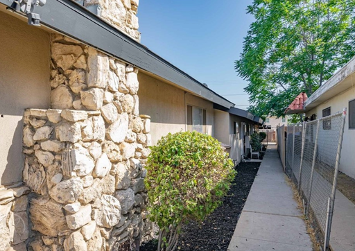 1015 Pacific Street Unit D - FIRST MONTH IS RENT FREE!!!! – photo 1