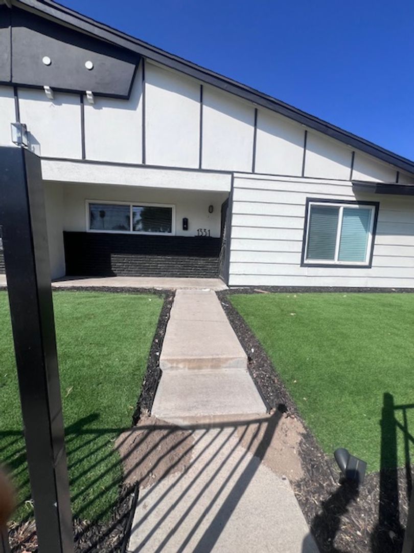 Colton Apartment: 1327 N. Pennsylvania Ave.