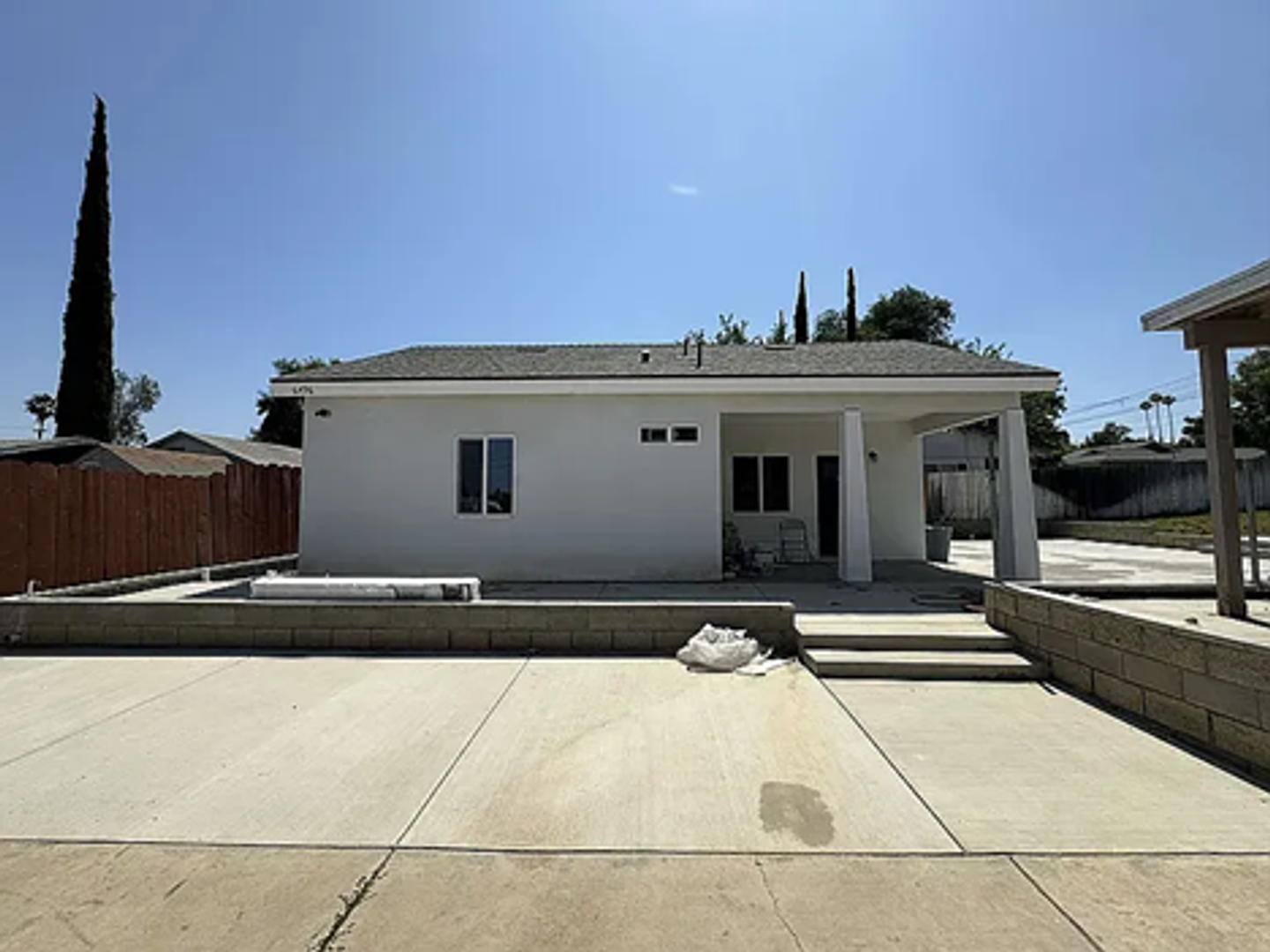 Riverside House: 6496 Chadbourne Ave