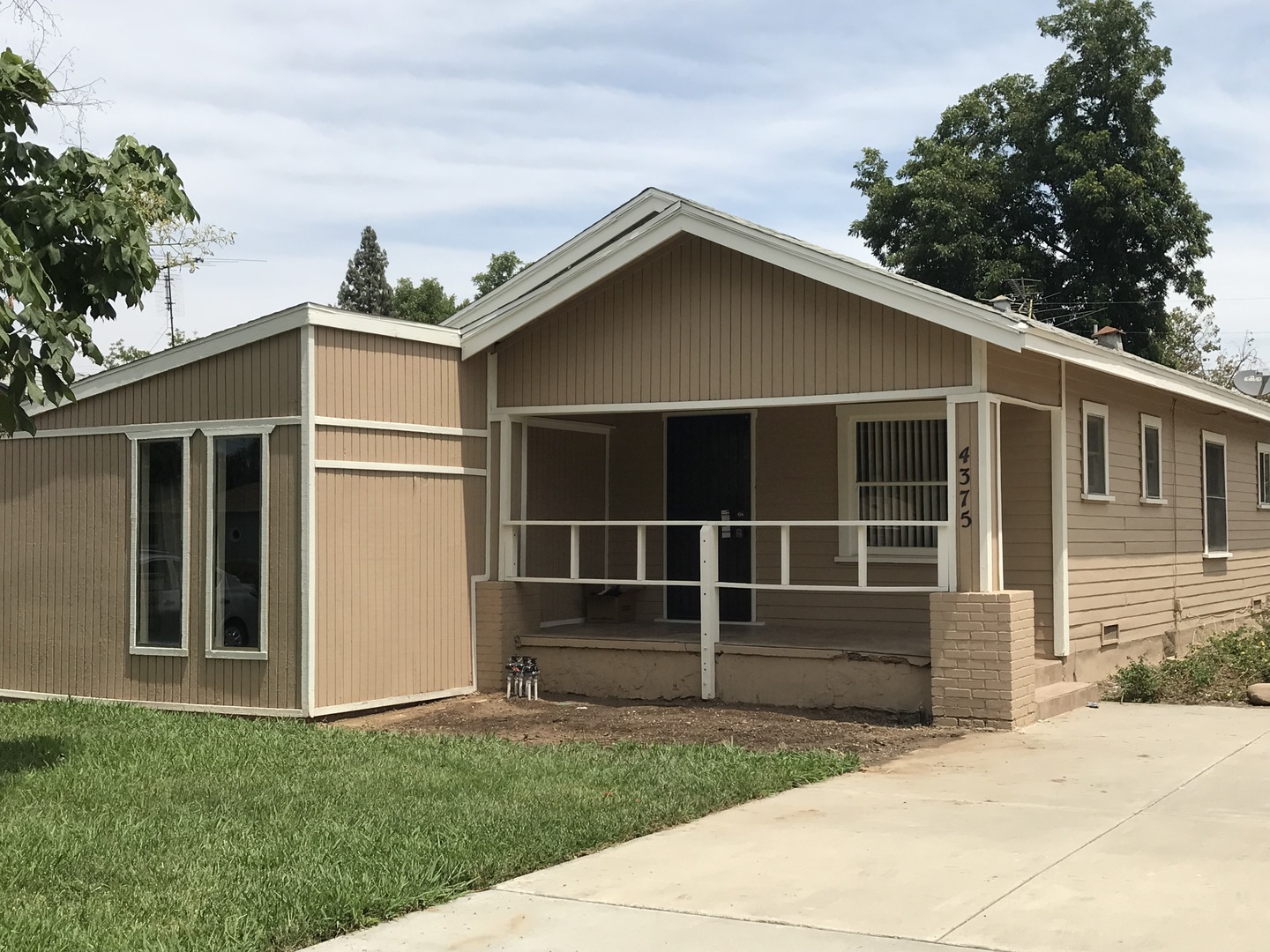 Riverside House: 4375 Bandini