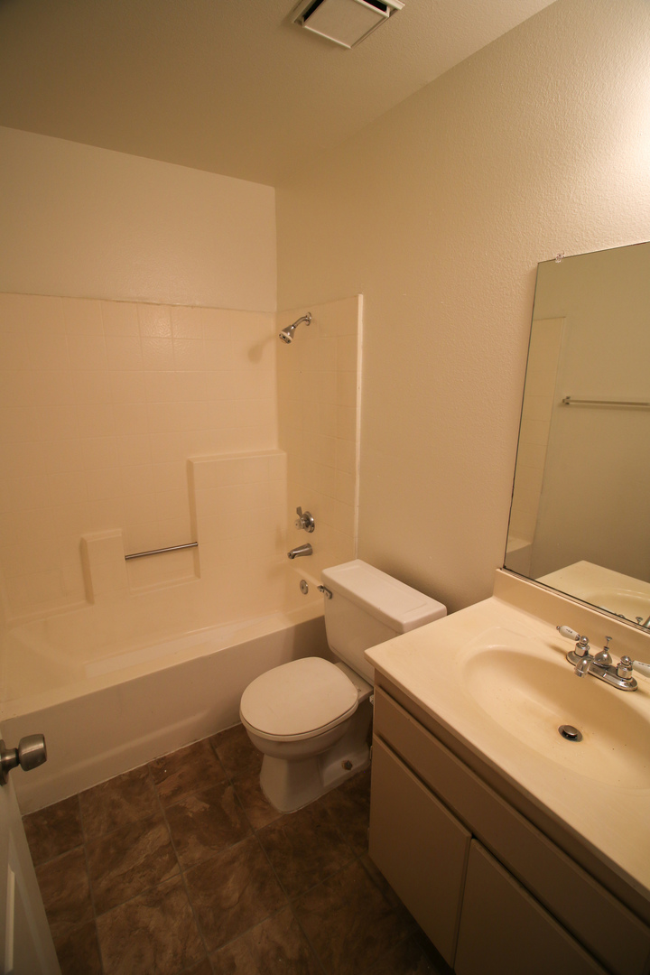 2 Bed, 2 Bath Apartment in Perris Gated Community 28 of 39