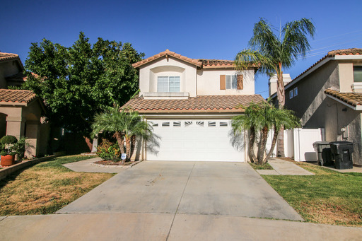 Welcome home to this gorgeous 3-bedroom, 2.5-bath home located in the highly desirable Riverwalk area of Riverside! – photo 1