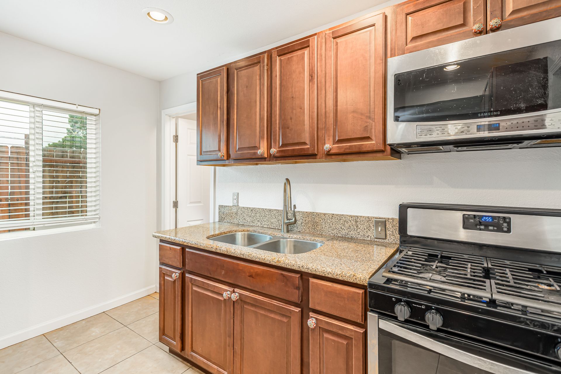 Fontana Apartment: 14993 Yucca Ave - Unit #A