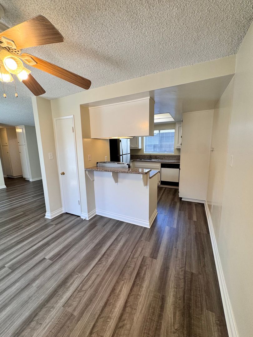 Los Alamitos Apartment: 3781 Green - Unit 2