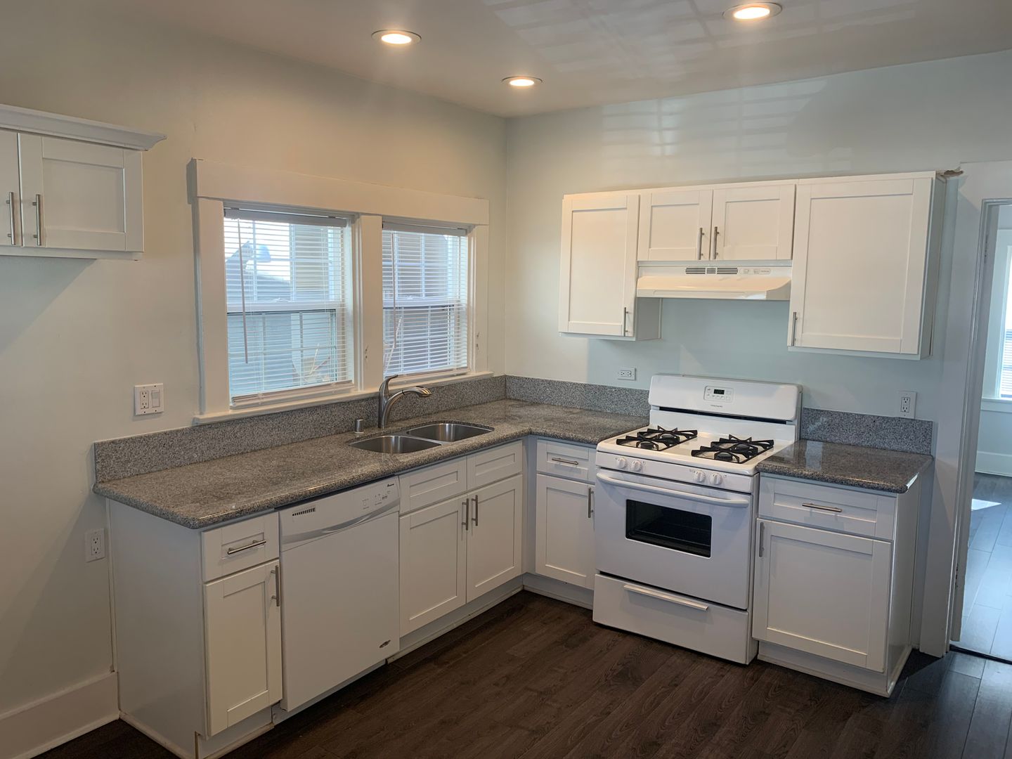 Long Beach Apartment: 2630 E. 4th Street