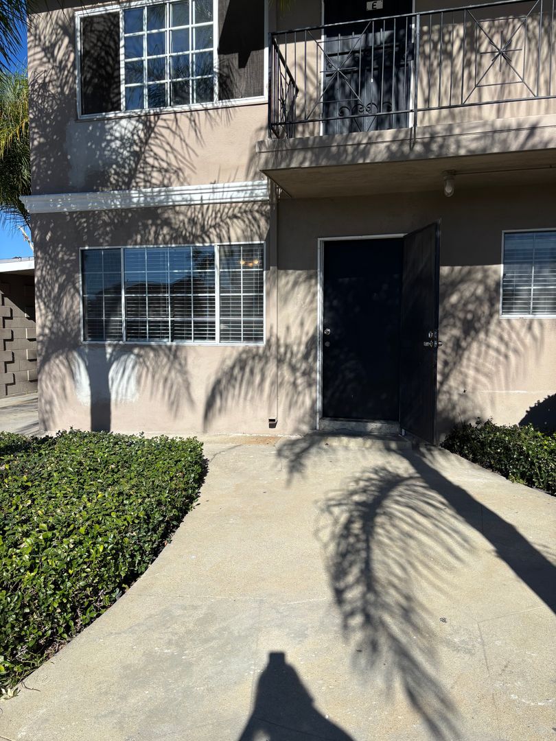 East Los Angeles Apartment: 5245 Via San Delarro St